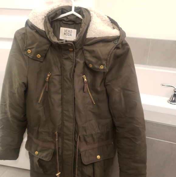 Manteau d'hiver - Picture 1 of 1